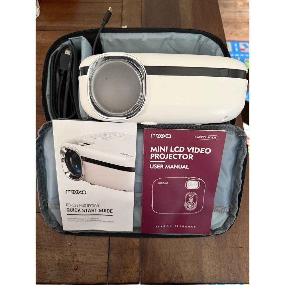 Mooka RD-823 Mini LCD Video Projector White Portable Home Theater with Case